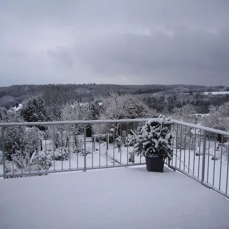 Eifelblick In Schueller Vulkaneifel Oberes Kylltal *