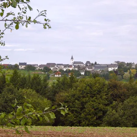 Eifelblick In Schueller Vulkaneifel Oberes Kylltal Apartman